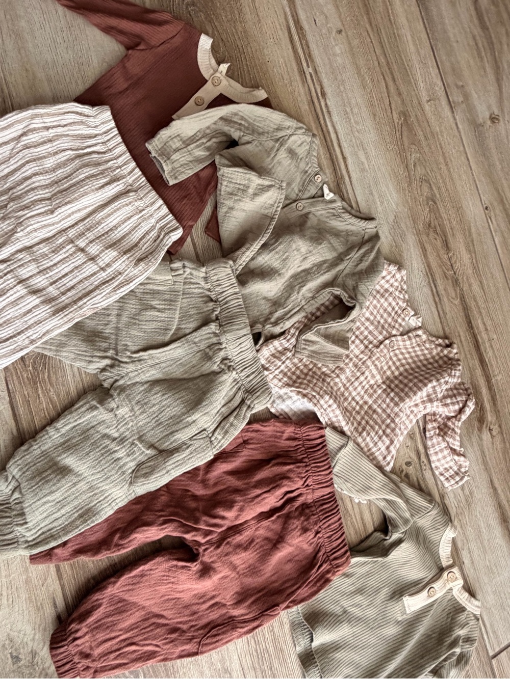 Quincy Mae Neutral and Rust Kids Matching Sets - Picture 12 of 14